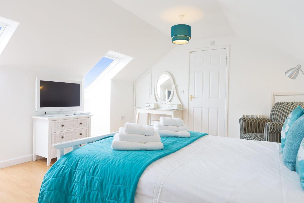 Atlantic Blue Apartment Carbis Bay Exterior photo